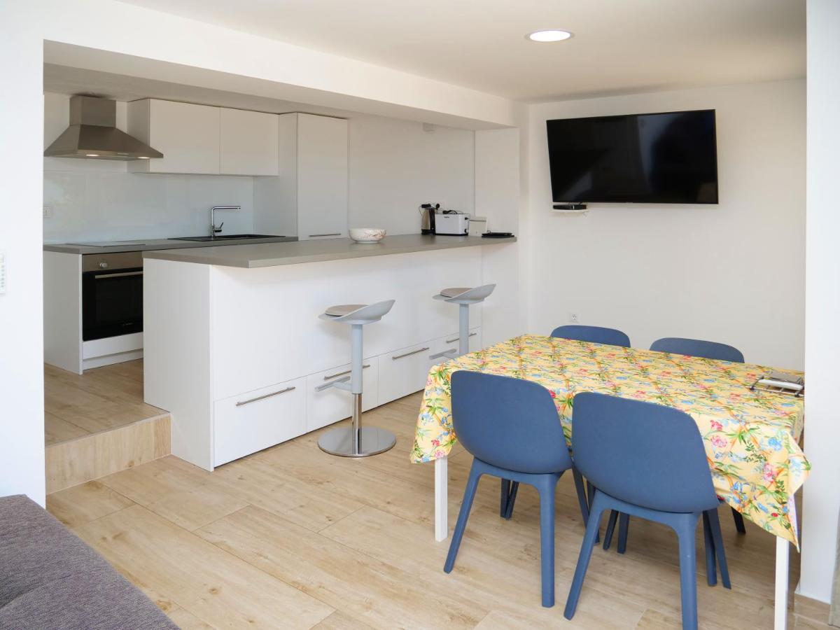 Apartmani Smilja Primosten Exterior photo