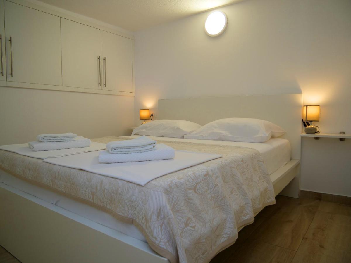 Apartmani Smilja Primosten Exterior photo