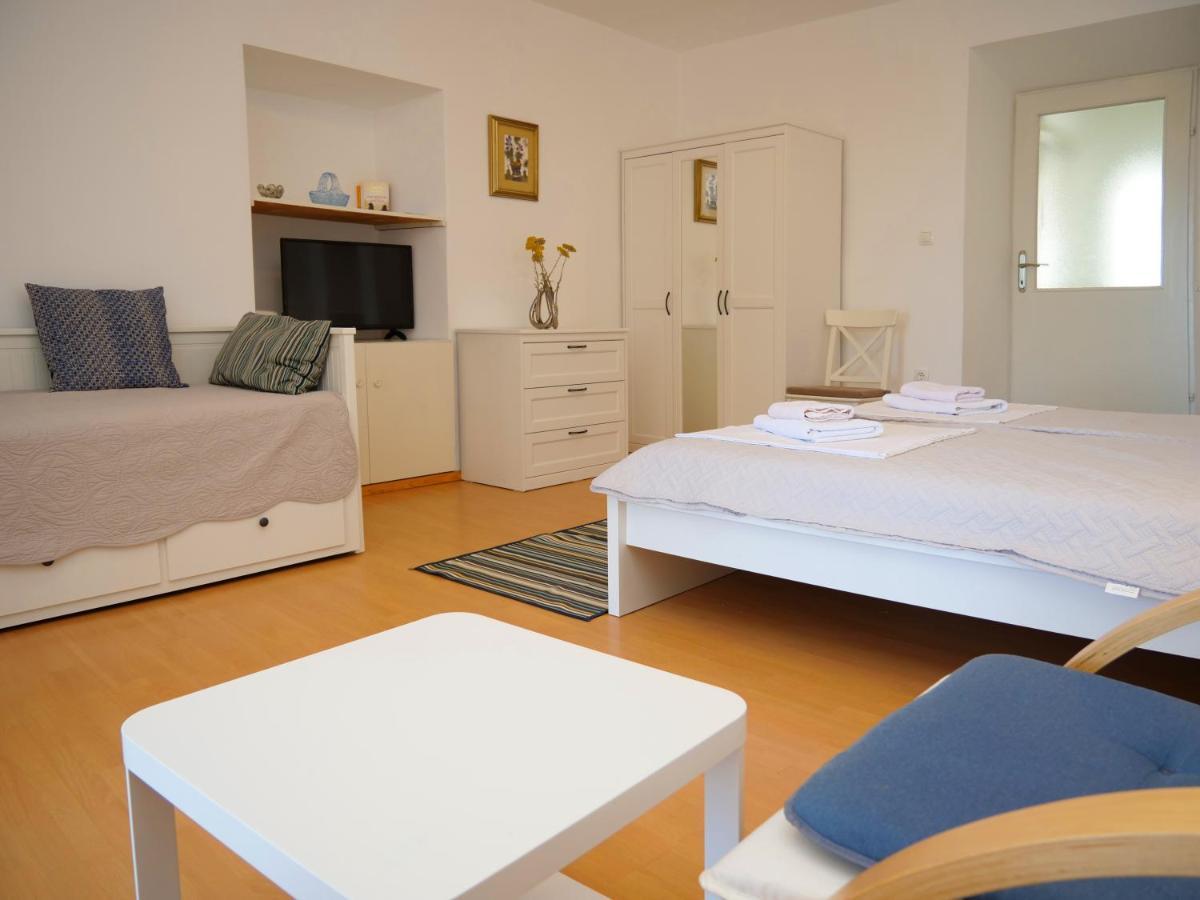 Apartmani Smilja Primosten Exterior photo