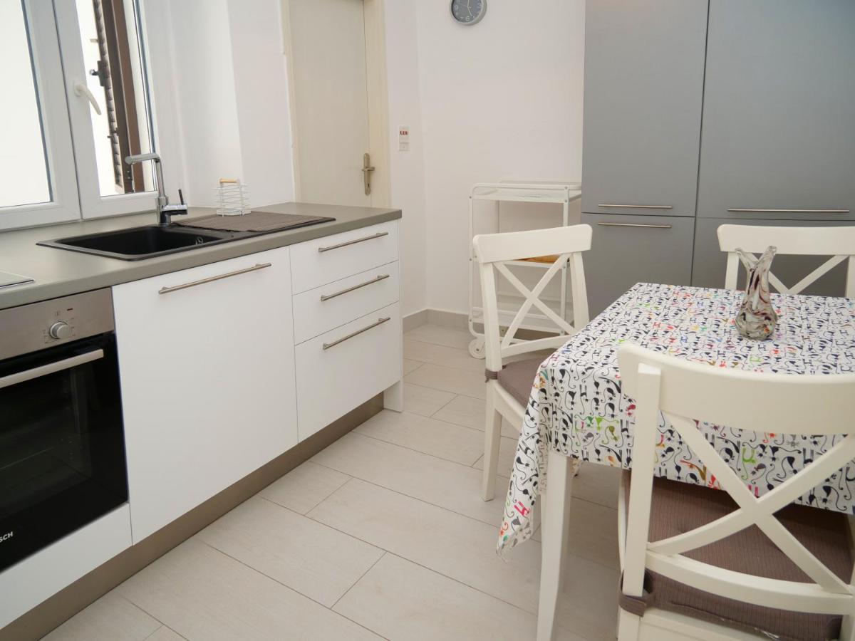 Apartmani Smilja Primosten Exterior photo