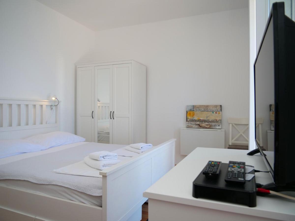 Apartmani Smilja Primosten Exterior photo