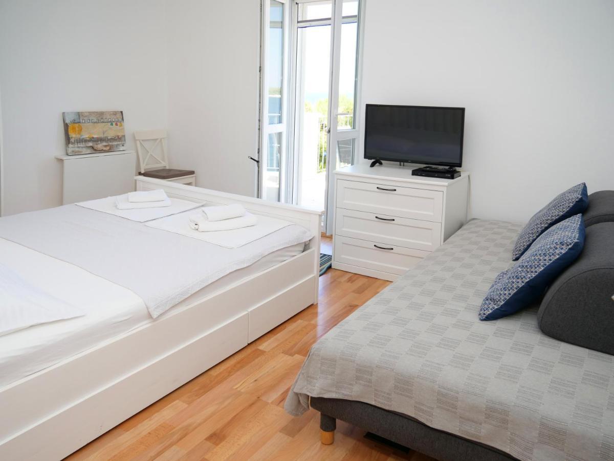 Apartmani Smilja Primosten Exterior photo