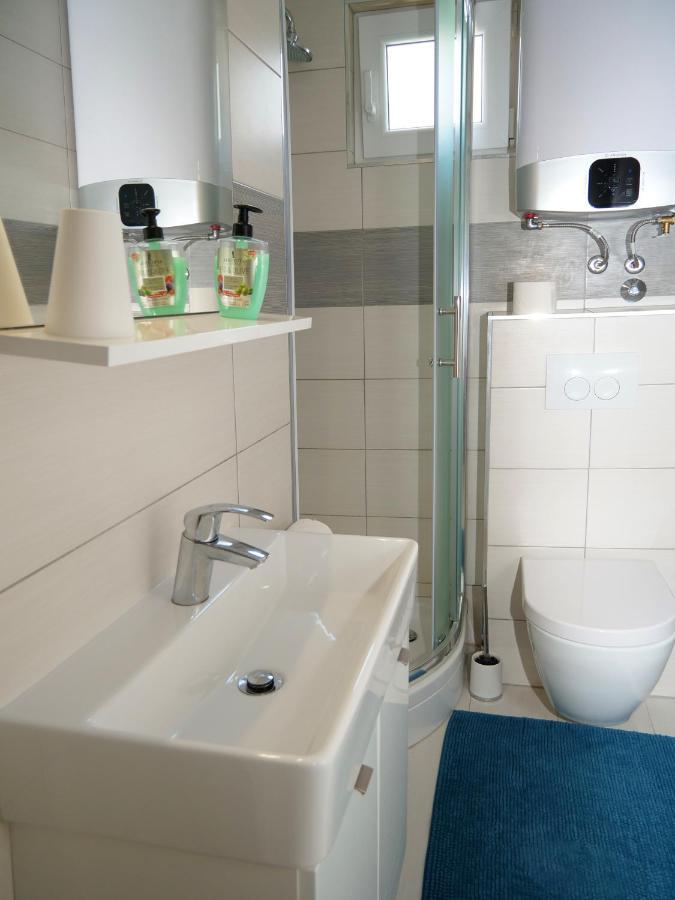 Apartmani Smilja Primosten Exterior photo